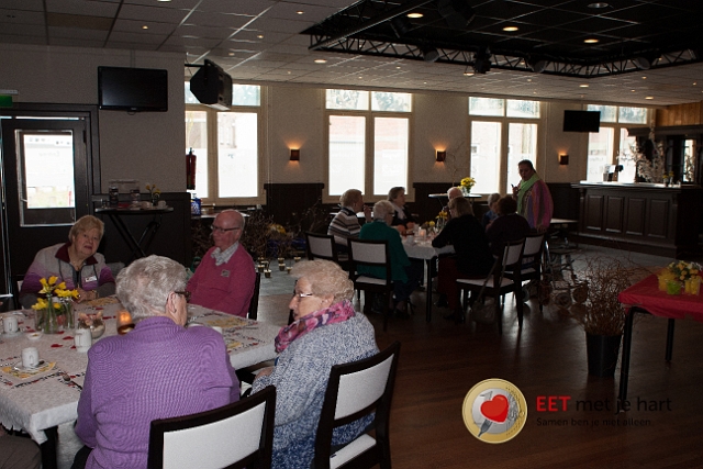 20150322 frans versteden fotografie - tilburginbeeld FRVE0690.jpg - eet met je hart lunch en creatieve workshop paastakken maken
